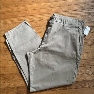 NWT Saks Fifth Avenue Men's Khaki Chinos Size 42 Preppy, Office, Casual